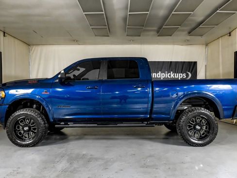 Used 2020 RAM 2500 Big Horn w/ Night Edition AWD/4WD image 12
