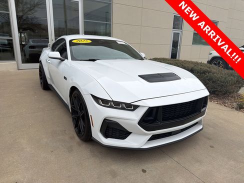 Used 2025 Ford Mustang GT Premium image 1