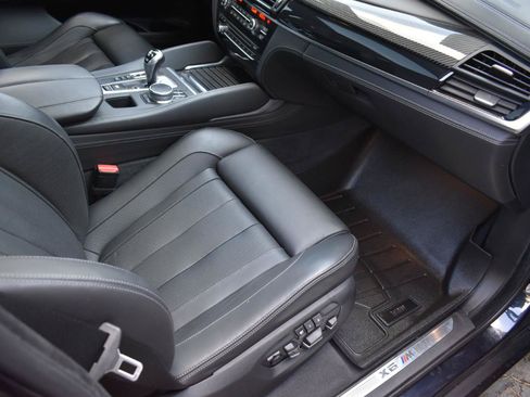 Used 2017 BMW X6 M AWD/4WD image 31