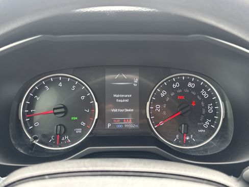 Used 2022 Toyota RAV4 XLE FWD image 13