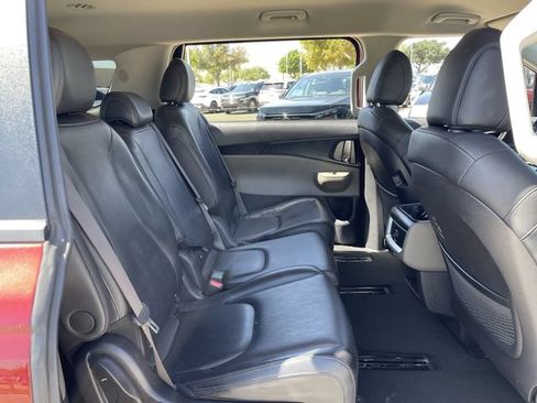 Used 2025 Kia Carnival FWD image 26