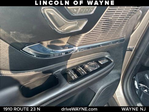 Certified 2021 Lincoln Corsair AWD w/ Premium Package image 14