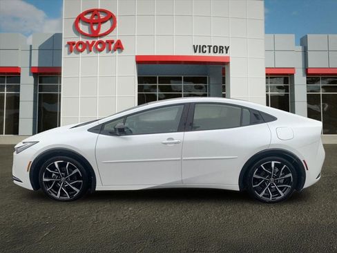 New 2026 Toyota Prius Plug-In Hybrid FWD image 6