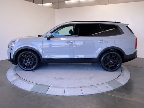 Used 2022 Kia Telluride EX w/ EX Premium Package AWD/4WD image 2