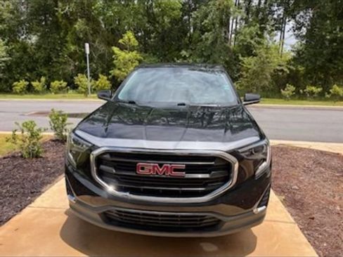 Used 2021 GMC Terrain SLE FWD image 10