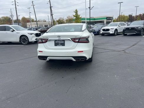 Used 2023 Nissan Maxima SV w/ Floor Mat Group image 10