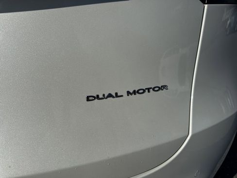 Used 2022 Tesla Model Y Long Range image 29