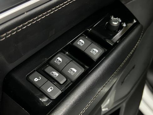 Used 2024 Jeep Wagoneer L Series II w/ Flexible Seating Group image 16