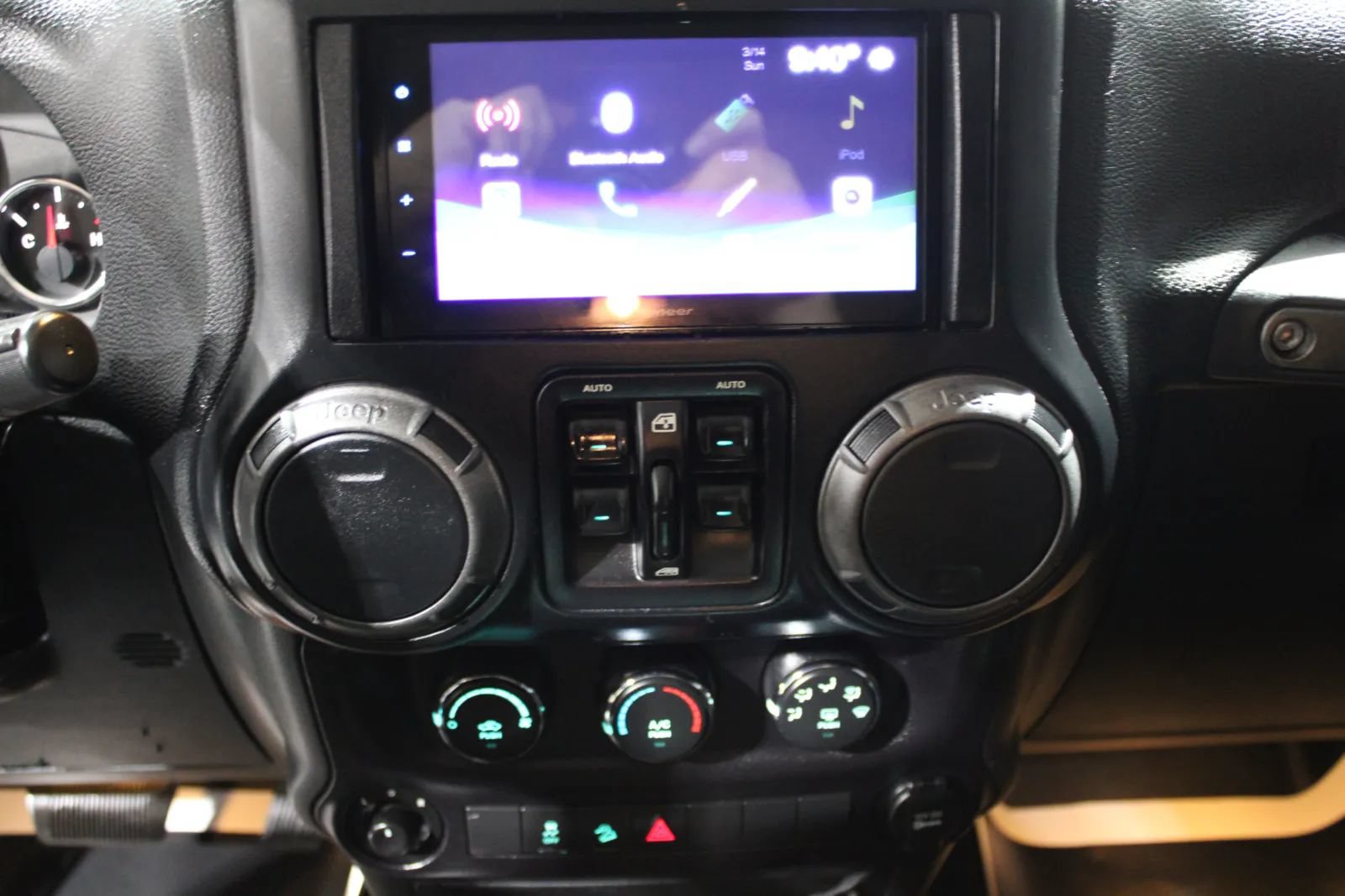 Used 2015 Jeep Wrangler Unlimited Sport w/ Quick Order Package 24S AWD/4WD image 34
