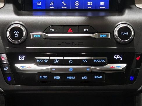 Used 2020 Ford Explorer Platinum image 36