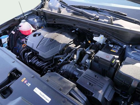 Used 2025 Kia Sportage LX image 11