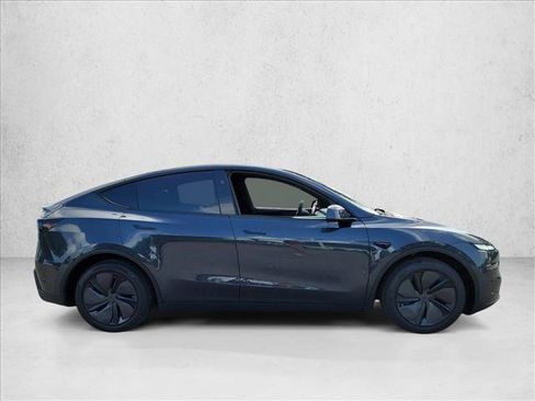 Used 2026 Tesla Model Y Long Range AWD/4WD image 4