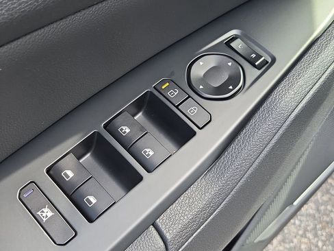 New 2026 Kia Sportage EX image 16