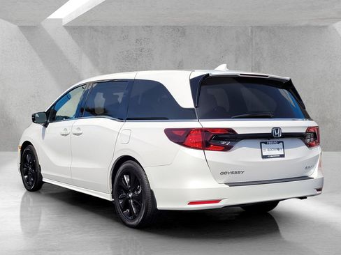 Used 2023 Honda Odyssey Sport image 6