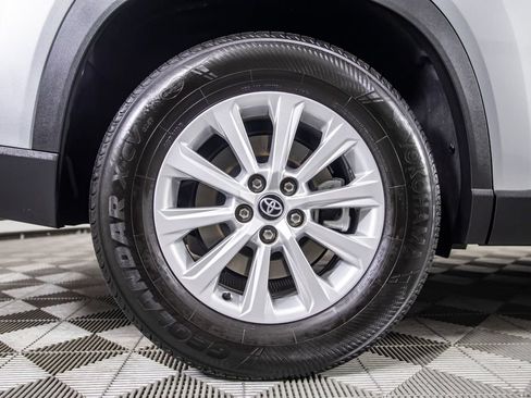 Used 2025 Toyota Grand Highlander FWD image 50