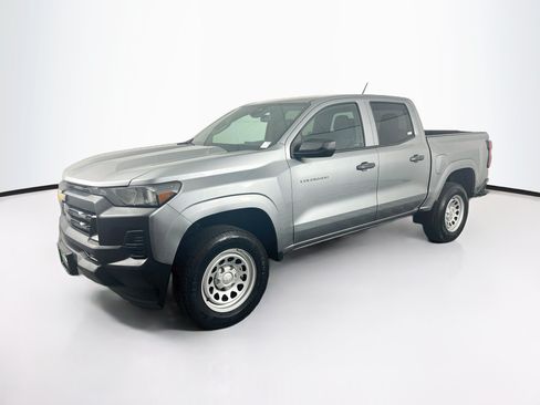 Used 2023 Chevrolet Colorado W/T RWD image 3