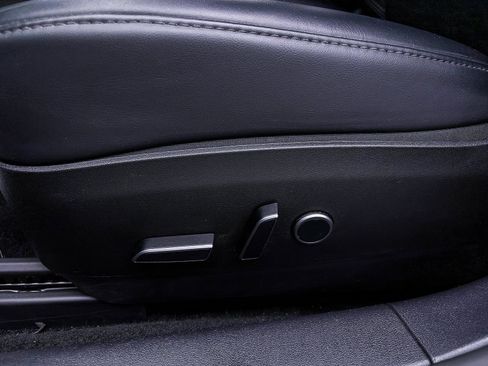 Used 2023 Tesla Model 3 Standard Range image 18