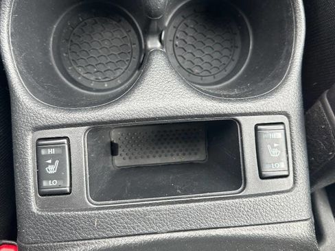 Used 2019 Nissan Rogue SV FWD image 16