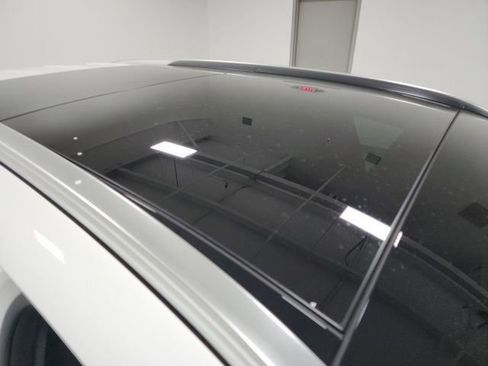 Used 2022 Mercedes-Benz GLC 300 4MATIC image 14