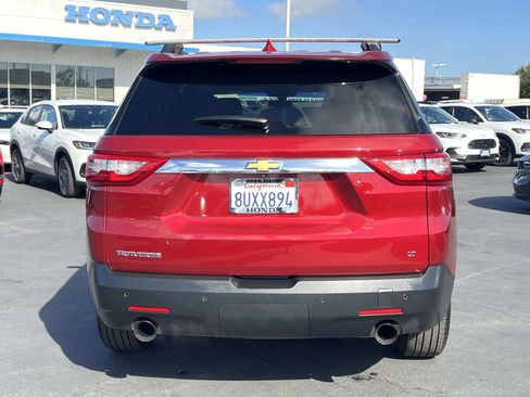 Used 2021 Chevrolet Traverse LT image 24