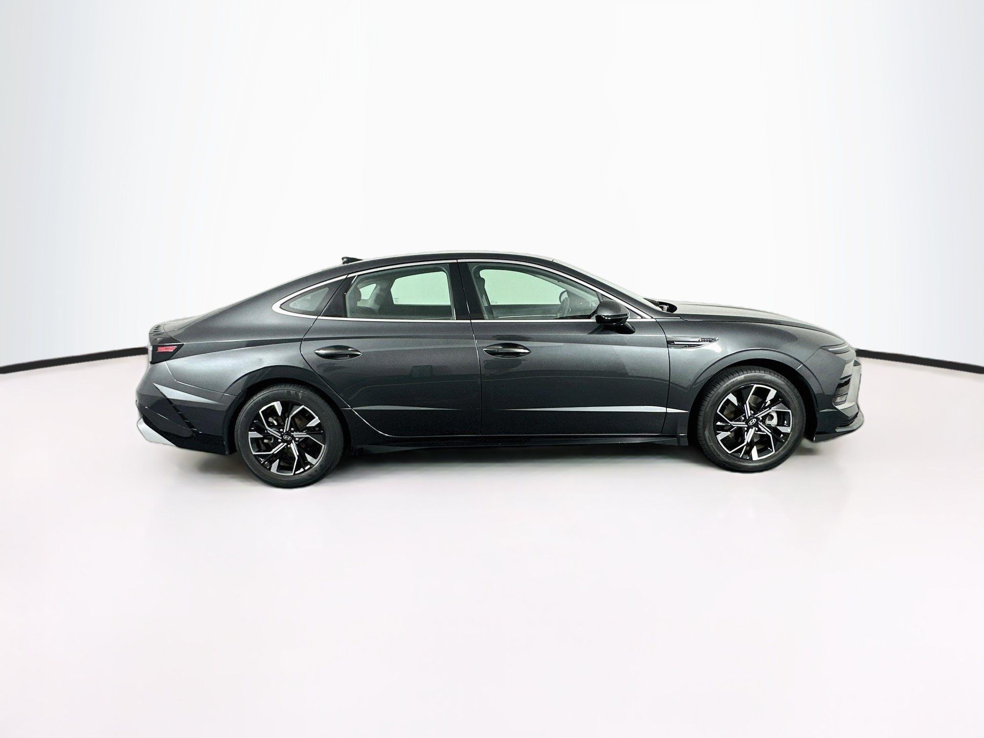 Used 2025 Hyundai Sonata SEL FWD image 10