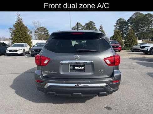Used 2018 Nissan Pathfinder SV image 4