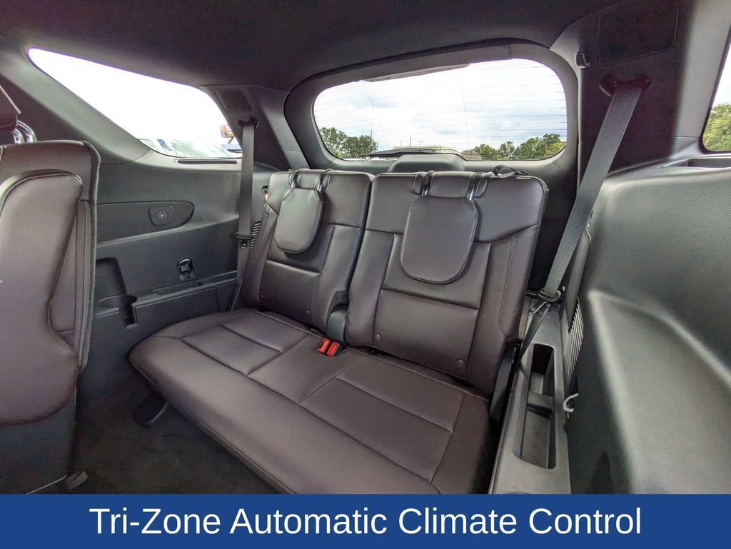 Certified 2026 Ford Explorer Platinum RWD image 16