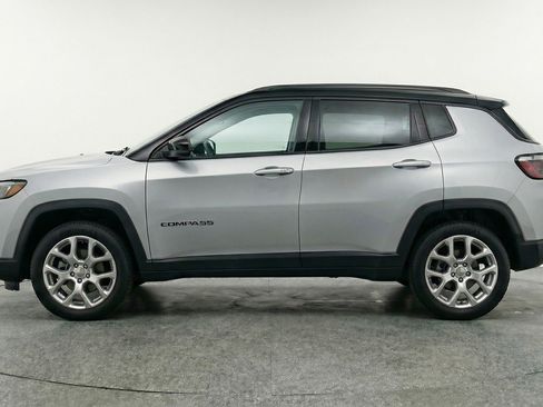 Used 2025 Jeep Compass Limited image 5