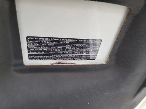Used 2017 Nissan Rogue SV AWD/4WD image 33