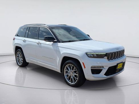 Used 2025 Jeep Grand Cherokee Summit AWD/4WD image 7