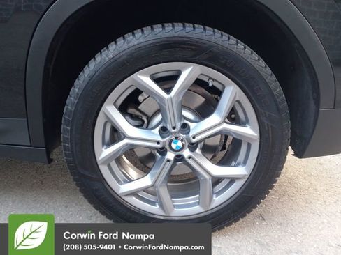 Used 2025 BMW X4 xDrive30i AWD/4WD image 31
