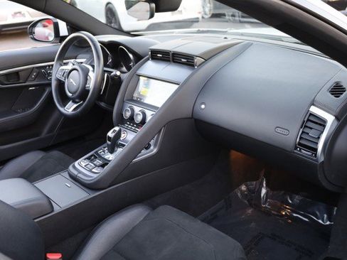 Used 2020 Jaguar F-TYPE Convertible image 41