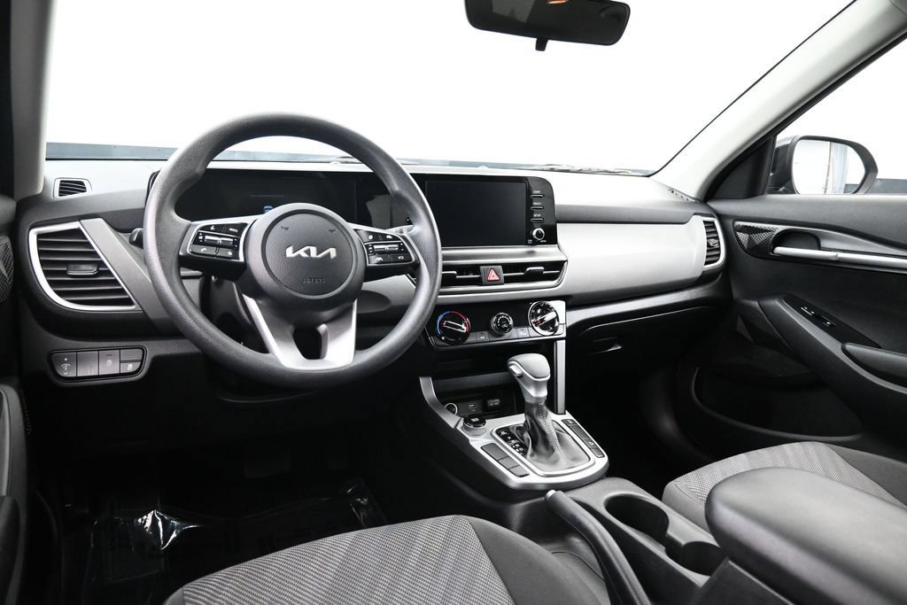 Certified 2024 Kia Seltos LX AWD/4WD image 11