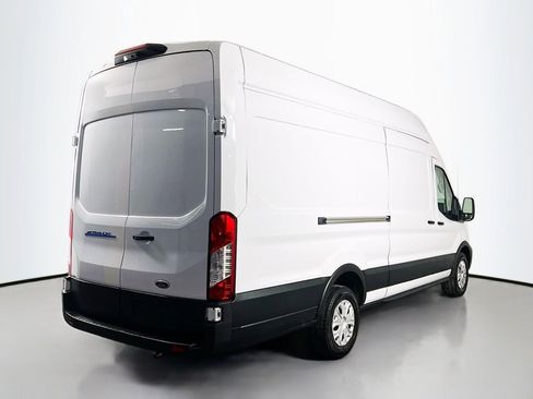 Used 2023 Ford E-Transit 148 High Roof Extended image 5