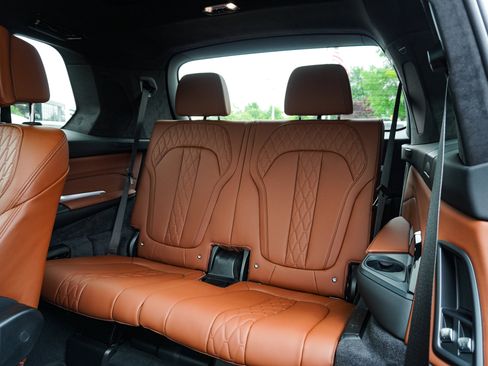 Used 2026 BMW X7 M60i w/ Executive Package AWD/4WD image 34
