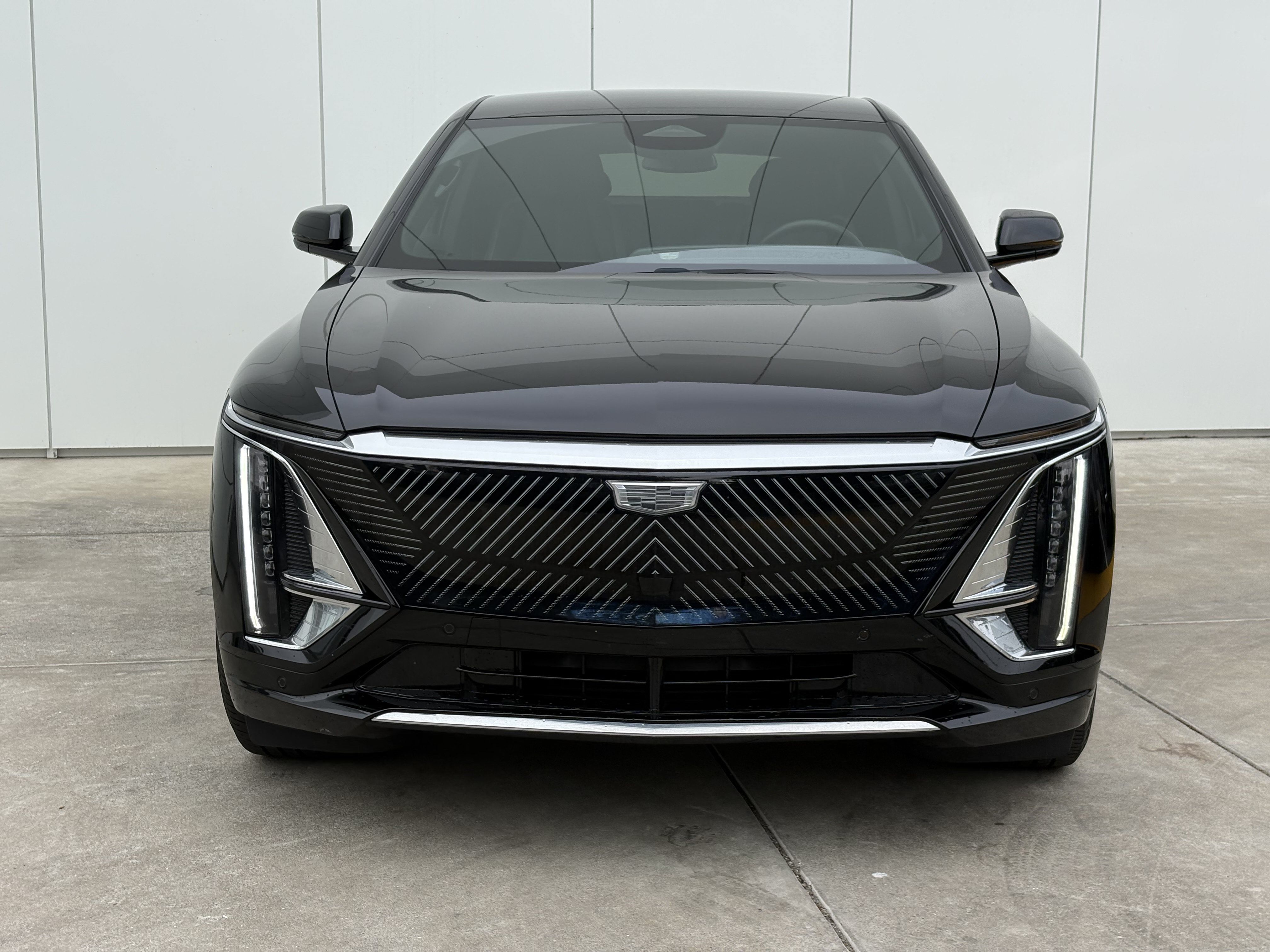 Certified 2024 Cadillac Lyriq Tech AWD/4WD image 3
