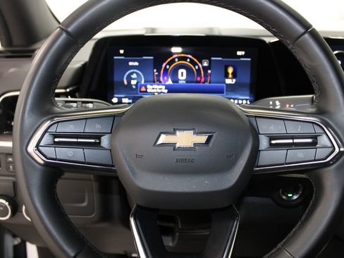 Used 2025 Chevrolet Suburban LT image 34