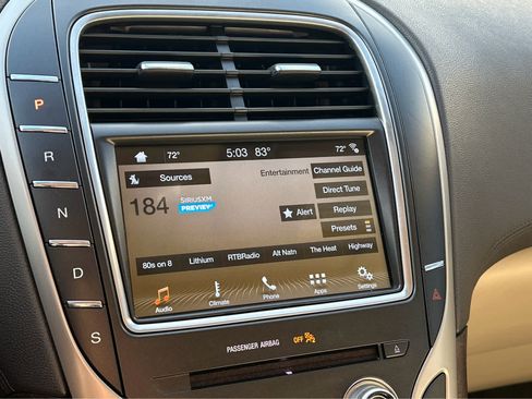 Used 2017 Lincoln MKX Select image 28