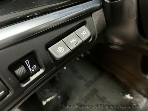 Used 2024 Cadillac XT6 Sport w/ LPO, ONYX Package image 18