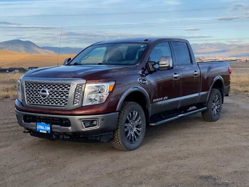 Used 2018 Nissan Titan Platinum Reserve w/ Platinum Utility Package image 4