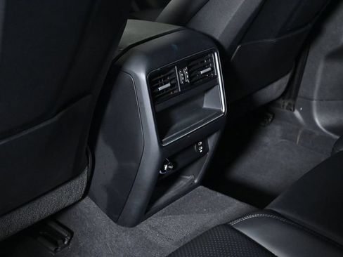 Certified 2023 Porsche Cayenne AWD/4WD image 37