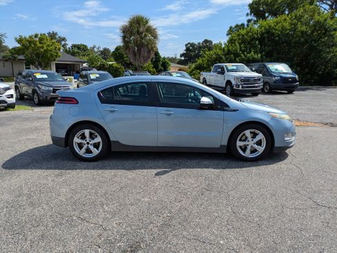 Used 2014 Chevrolet Volt FWD image 3