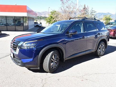 New 2025 Nissan Pathfinder SV image 3