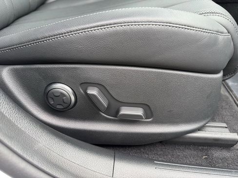 Used 2024 Genesis G80 image 18