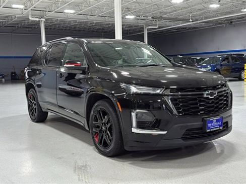 Used 2022 Chevrolet Traverse Premier w/ Redline Edition image 3