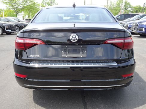 Used 2021 Volkswagen Jetta SE FWD image 4