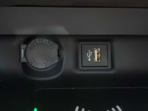 Used 2025 Toyota RAV4 XLE FWD image 26