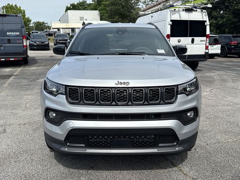 Used 2026 Jeep Compass Latitude AWD/4WD image 4