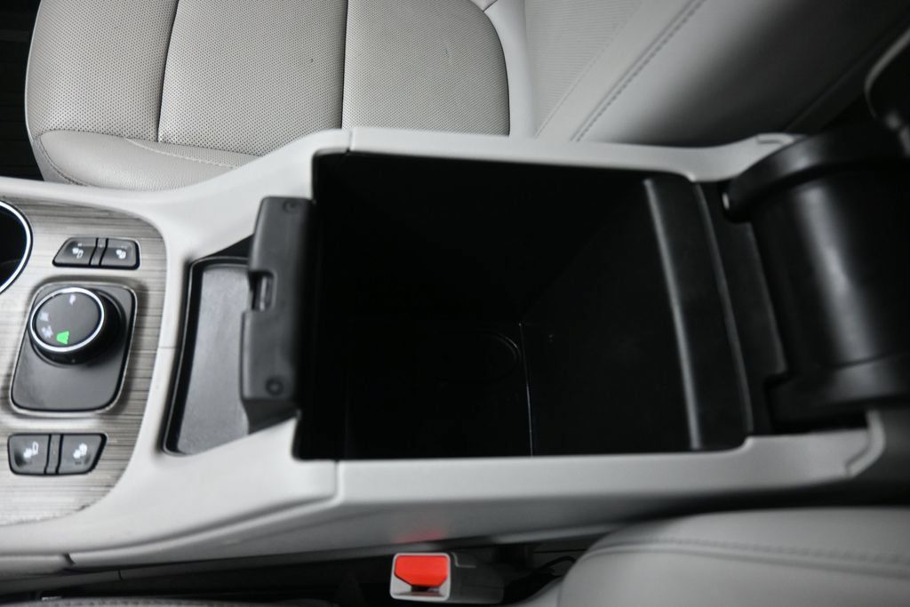 Used 2020 GMC Acadia SLT w/ Trailering Package FWD image 28
