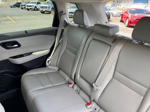 Used 2023 Nissan Rogue SL w/ SL Premium Package image 39